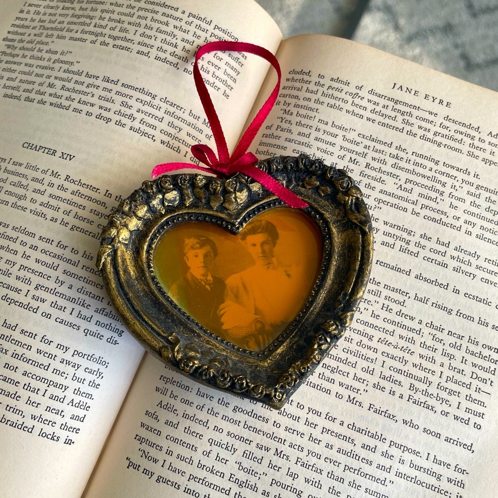 Vintage Romantic Heart Shaped Picture Frame